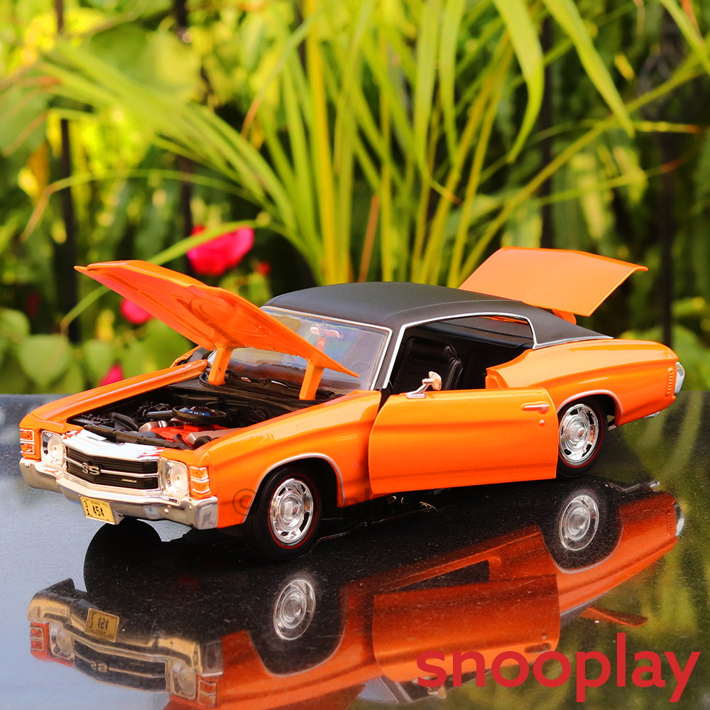 Maisto Original Licensed 1971 Chevrolet Chevelle SS 454 Sport Toy Car with Openable Parts and Adjustable Front Wheels (Scale 1:18)