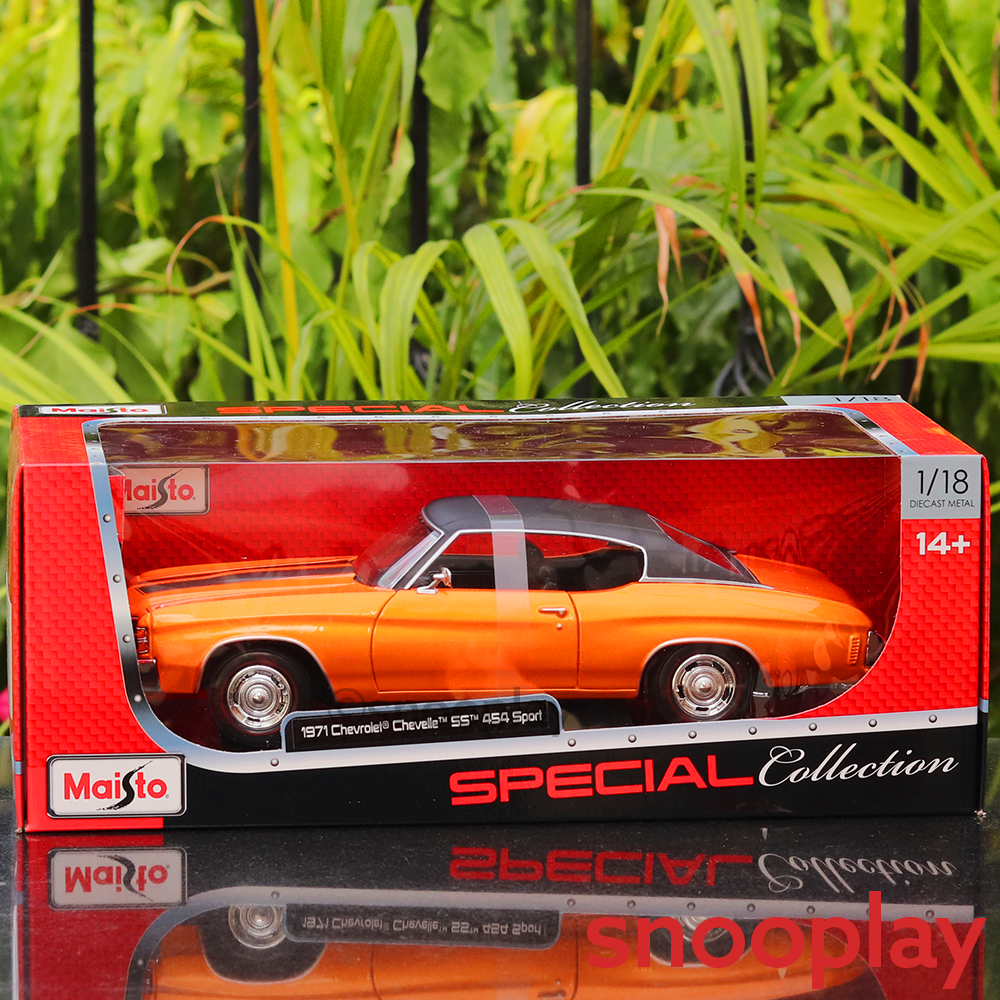 Maisto Original Licensed 1971 Chevrolet Chevelle SS 454 Sport Toy Car with Openable Parts and Adjustable Front Wheels (Scale 1:18)